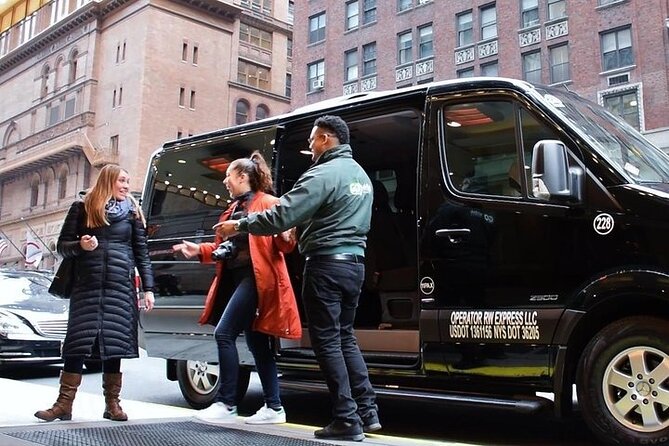 LGA to Manhattan: One Way Shared Arrival Transfer - Good To Know