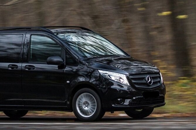 Lisbon Airport Transfer to Sesimbra or Azeitão