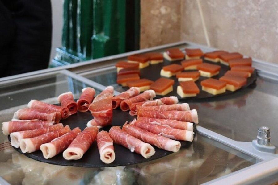 Lisbon Food and Wine Walking Tour - Good To Know