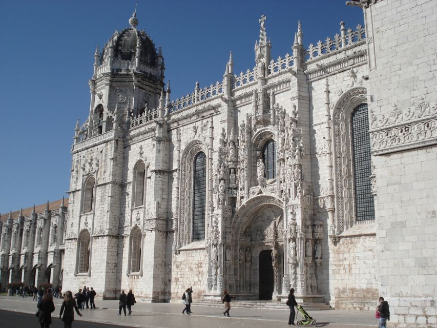 Lisbon: Full-Day Private and Guided City Tour - Good To Know