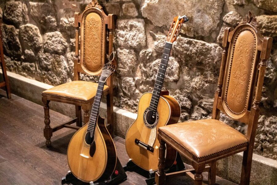 Lisbon: Guided Fado Walking Tour With Dinner and Live Show - Good To Know