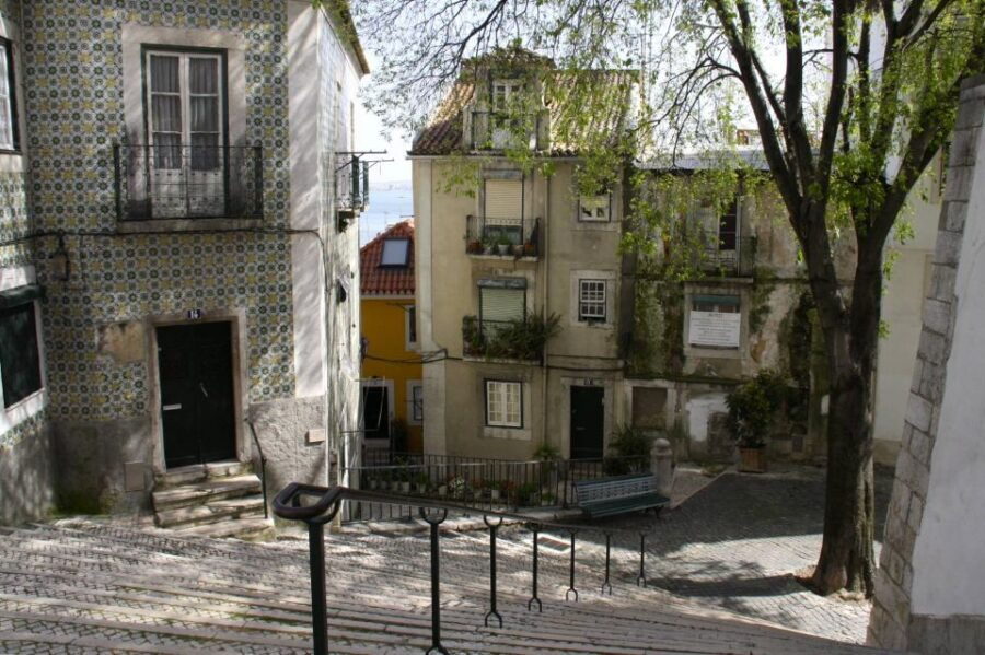 Lisbon: Half-Day Private Tuk Tuk Tour With a Local Guide - Good To Know