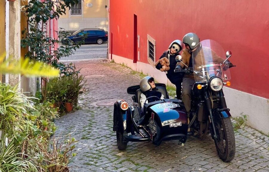 Lisbon : Private Motorcycle Sidecar Tour - Experience Highlights