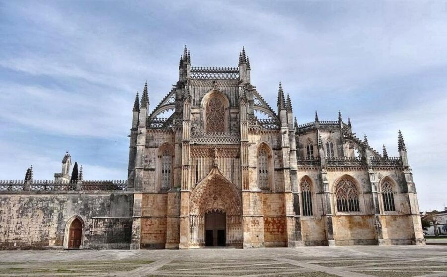 Lisbon: Tomar, Batalha, and Alcobaça Monasteries Tour - Good To Know
