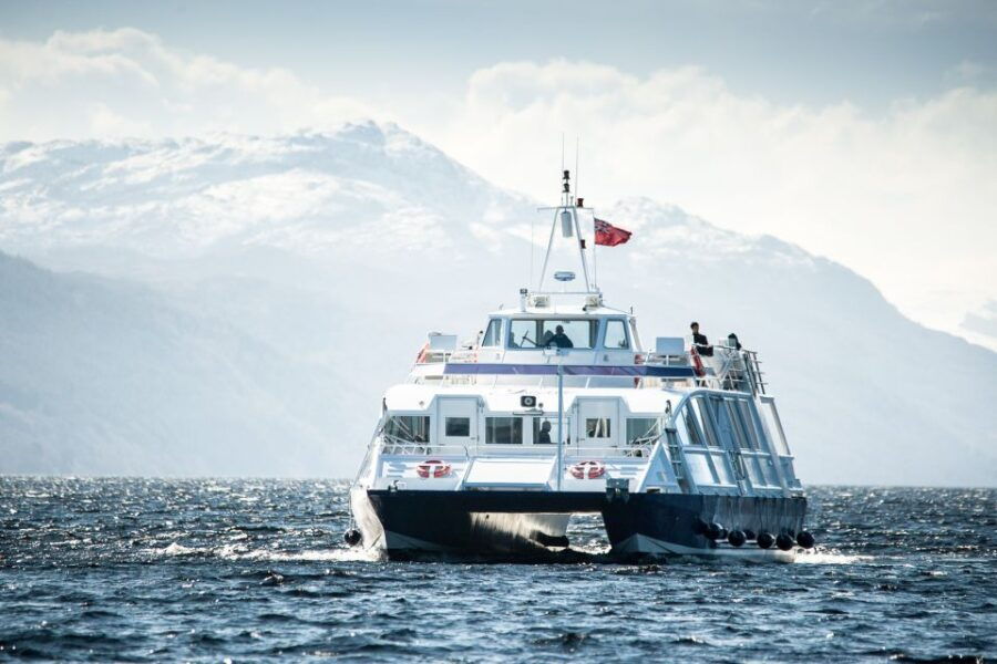 Loch Ness: Urquhart Castle Round-Trip Cruise