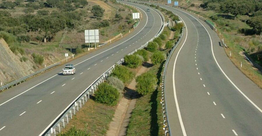 Long Distance Transfer-From Lisbon to Porto-up to 3/Pax - Good To Know