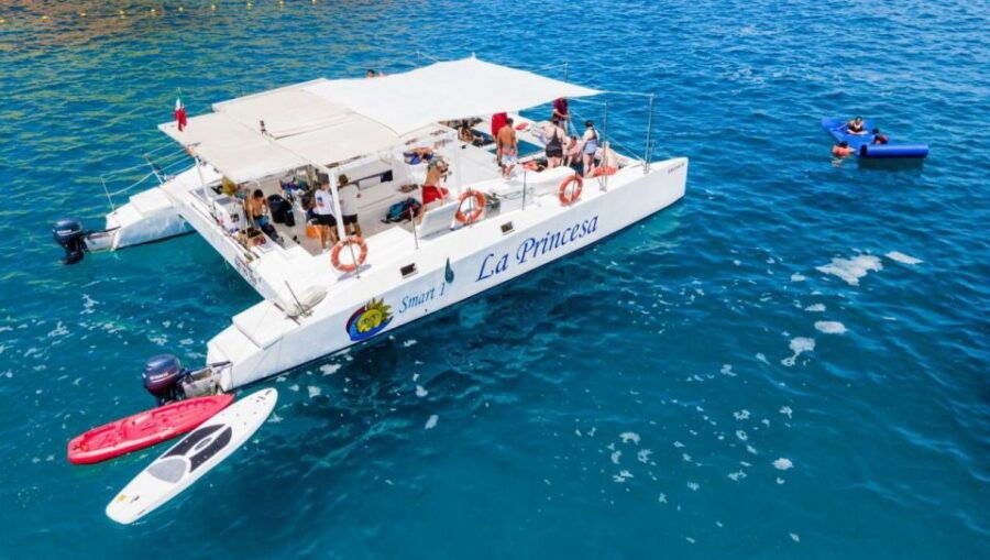 Los Cabos: Sunset Cruise With Open Bar and Snacks