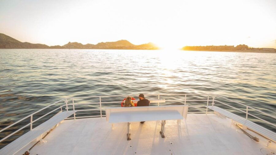 Los Cabos: Sunset Dinner Cruise With Transportation
