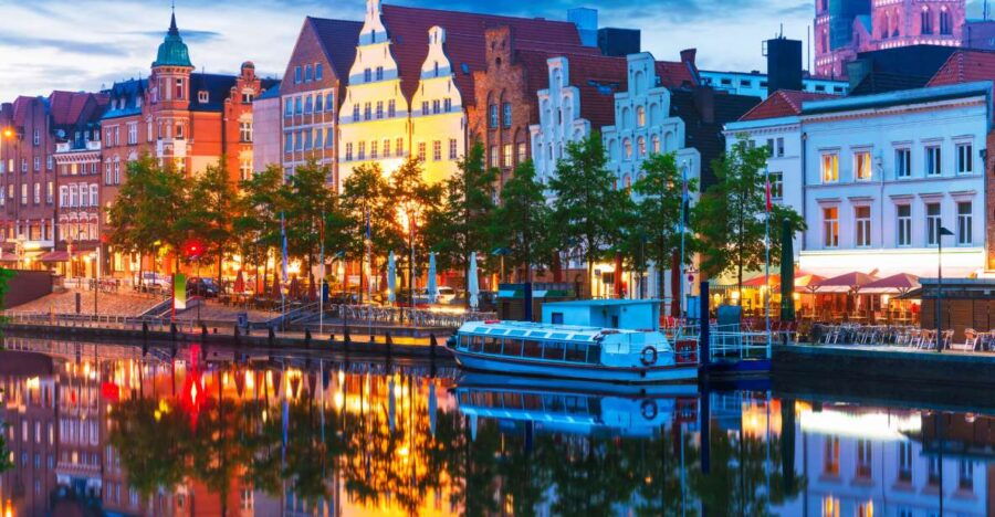 Lübeck: First Discovery Walk and Reading Walking Tour