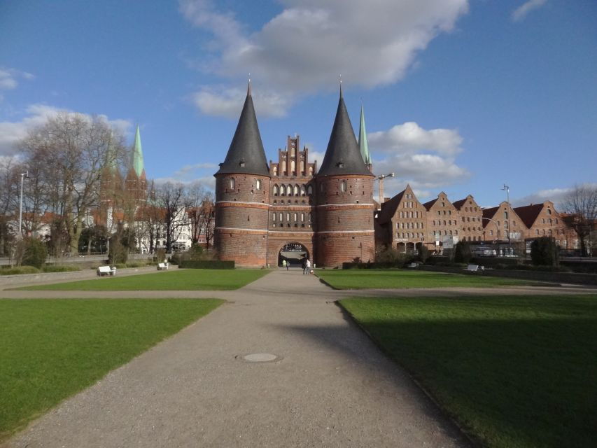Lübeck: Self-Guided Smartphone Scavenger Hunt Walking Tour