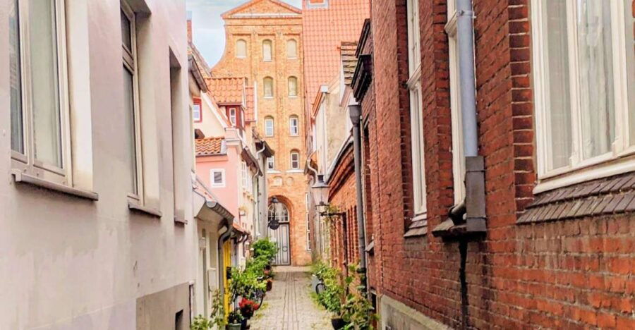 Lübeck: Self-Guided Walking Tour Seafarers’ Quarter