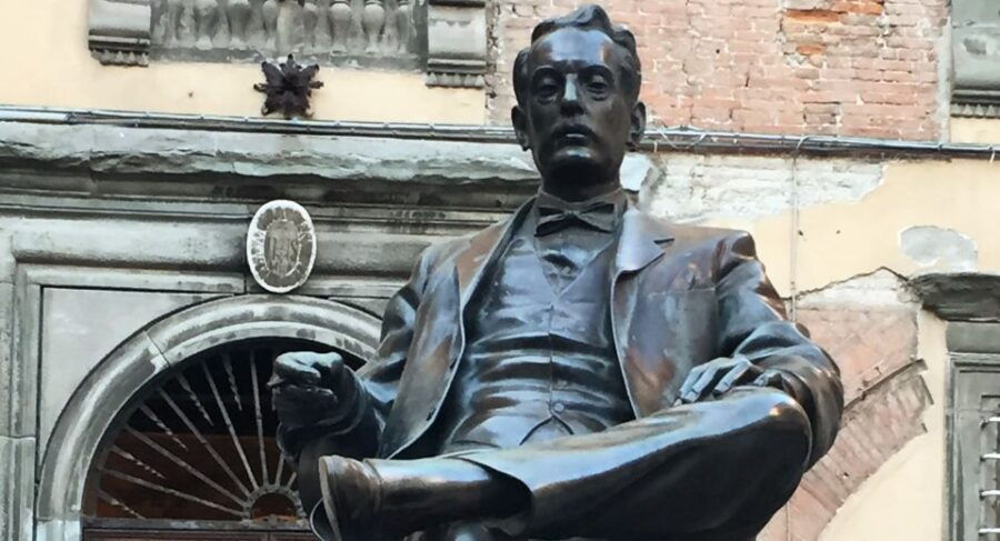 Lucca: Musical Walking Tour With Puccini Museum Visit