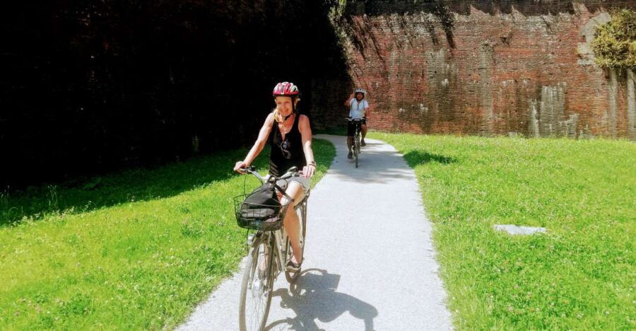 Lucca Sightseeing Tour by E-Bike or City Bike - Good To Know