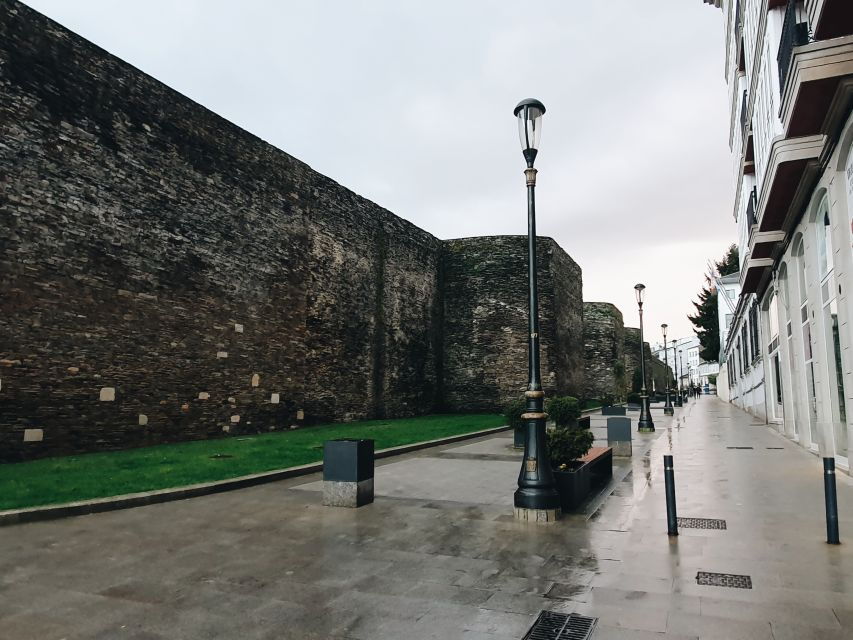 LUGO: Private Guided Walking Tour