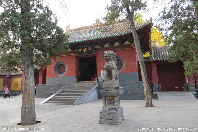 Luoyang Highlights Day Trip of Longmen Grottoes and Shaolin Temple