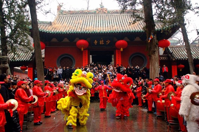 Luoyang Private Tour to Shaolin Temple Including Kungfu Lesson With Master