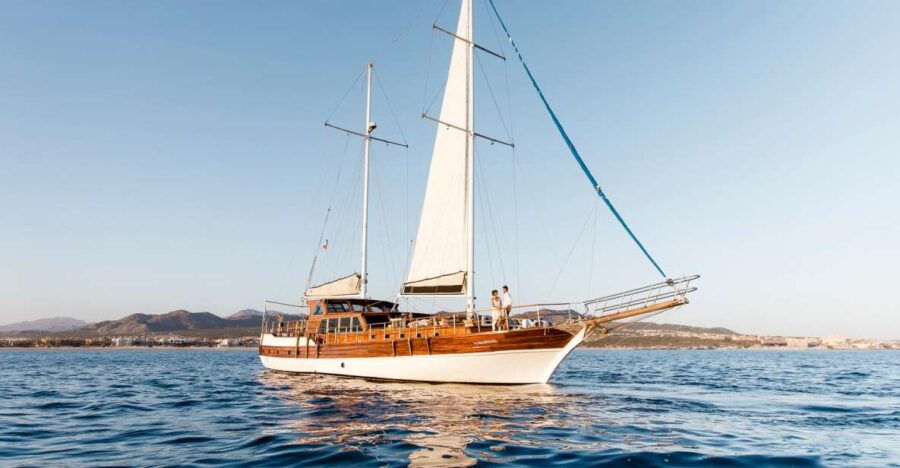 Luxury Sunset Dinner Yacht Cruise