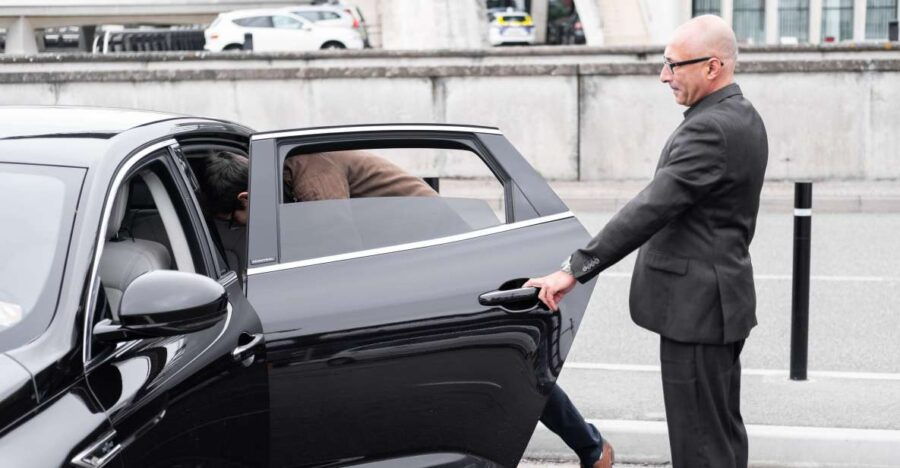 Lyon: 1-Way Private Transfer Center to Saint Exupery Airport