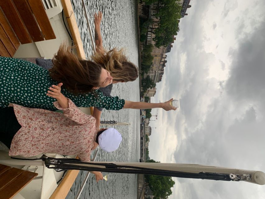 Lyon: City Cruise With Charcuterie, Cheese, and Wine