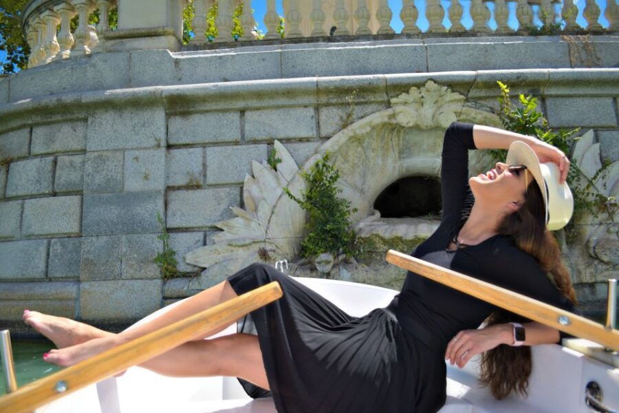 Madrid: Retiro Park Professional Photoshoot - Good To Know