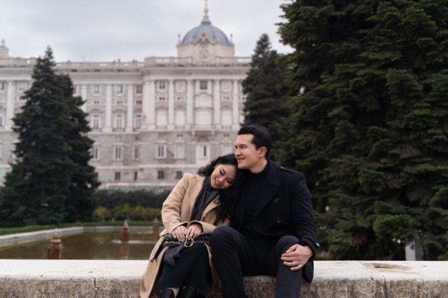 Madrid: Royal Palace Professional Photoshoot - Good To Know