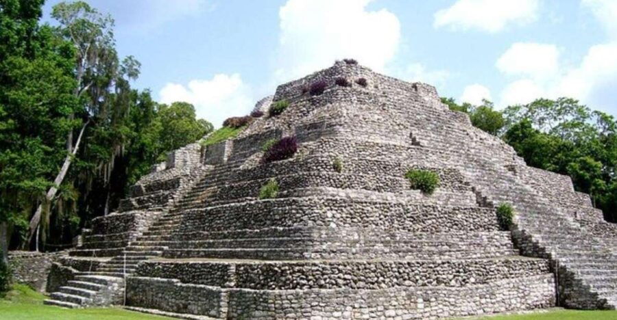 Mahahual: Chachoben Mayan Ruins Beach Day Experience