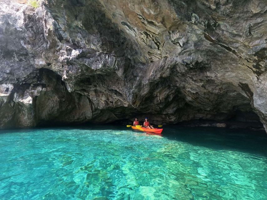 Maiori: Amalfi Caves and Beaches Kayaking & Snorkeling Tour