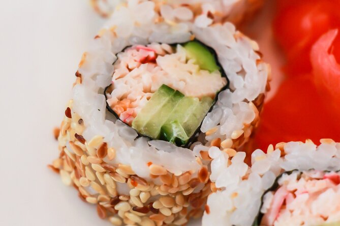 Make Sushi Rolls With Local Chef in Toronto