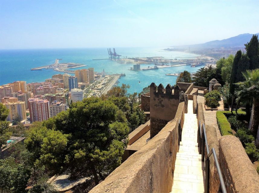 Malaga: 1.5-Hour Small Group Walking Tour