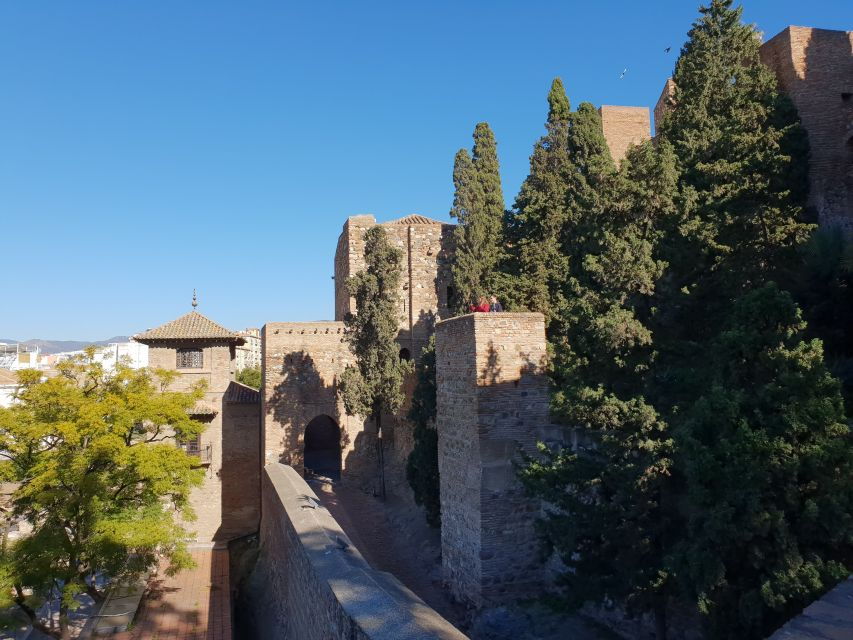 Málaga: Cathedral, Alcazaba, Roman Theater Walking Tour - Good To Know