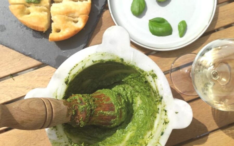 Manarola: Authentic Pesto Making Class in Cinque Terre