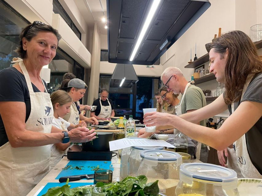 Market Shopping & Greek Vegan Cooking Classes in Athina