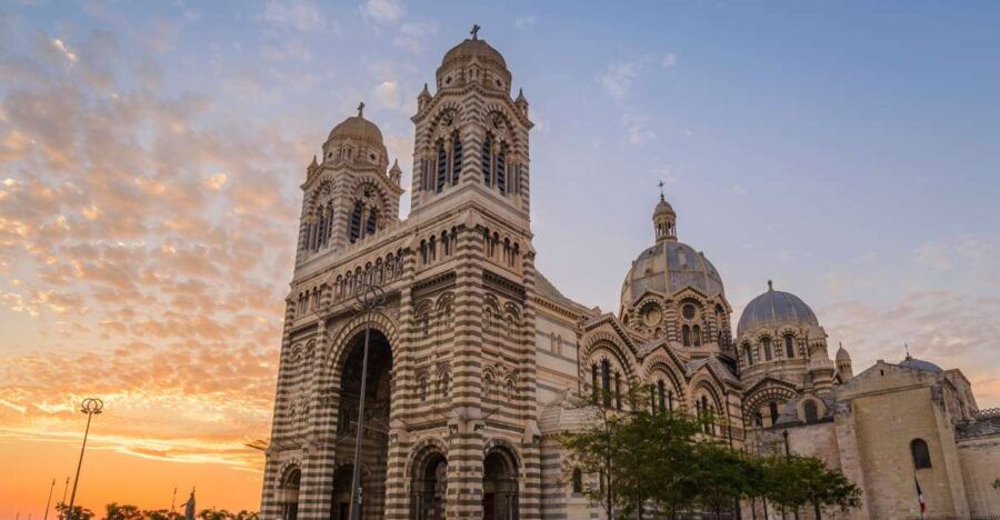 Marseille: First Discovery Walk and Reading Walking Tour
