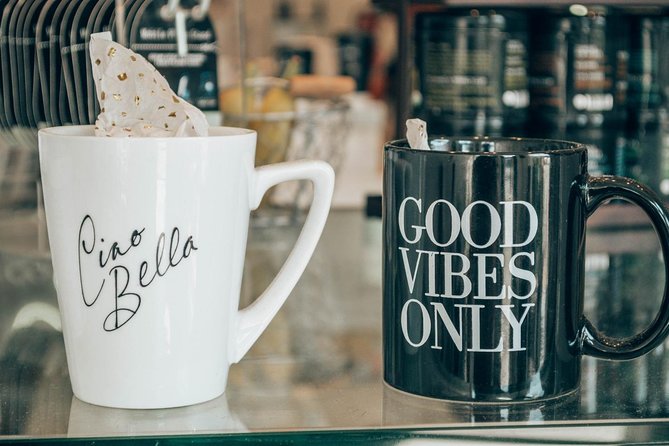Melrose Self-Guided Tour of Instagrammable Places With Fun Facts and Photo Ops