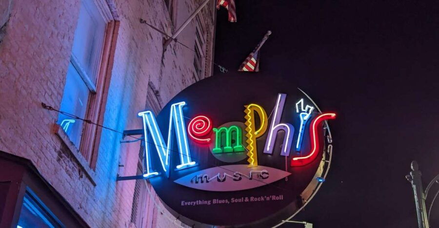 Memphis: Self-Guided Scavenger Hunt Walking Tour