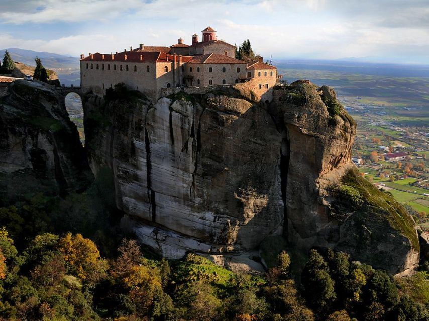 Meteora Mountains Private Half-Day Tour From Kalabaka
