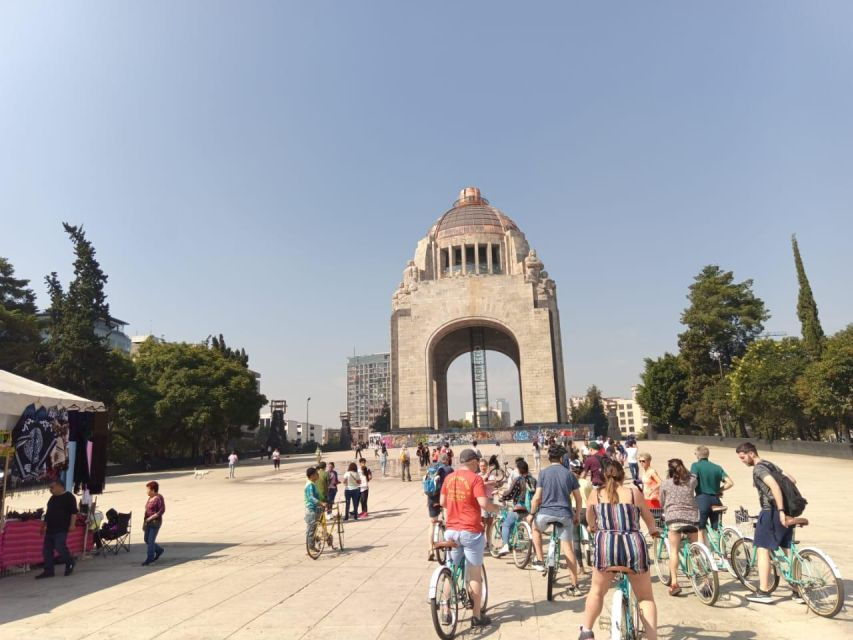 Mexico City: Street Art Bike Tour With Snack