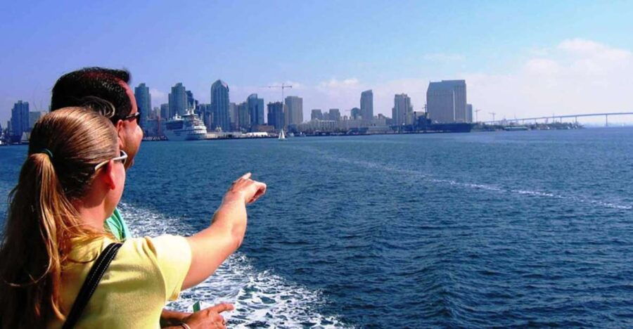 Miami City & Boat Tour With Bike Rental