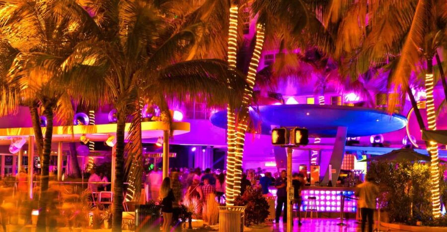 Miami: Small Group Night Tour With Skyviews Wheel Ride - Good To Know