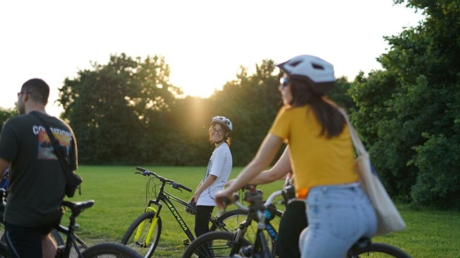 Milan: Bike Tour With Picnic on the Lake