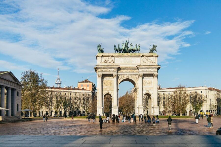 Milan: Hidden Gems Guided Bike Ride