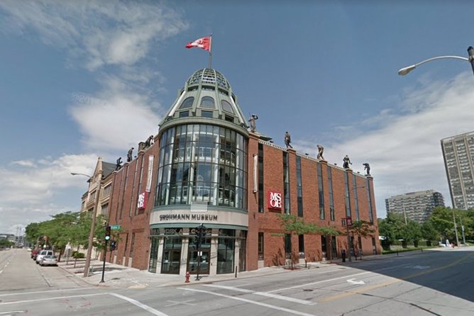 Milwaukee Scavenger Hunt: A Splash of Color