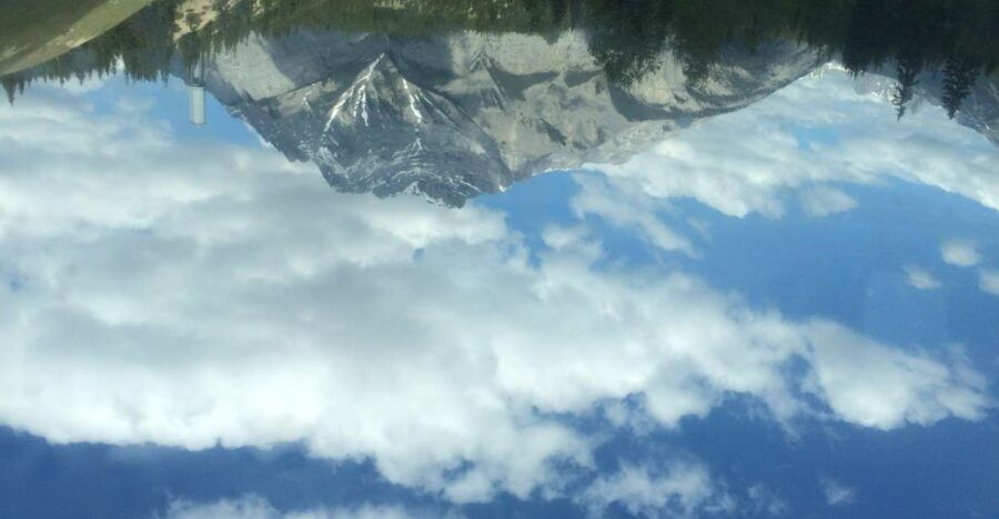 Minivan Airport Shuttle: Canmore — Calgary