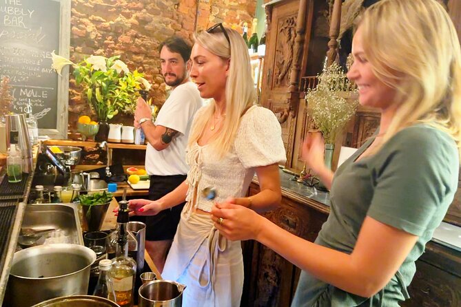 Mixology Experience: Taste & Mingle at Cape Towns Famous Gin Bar
