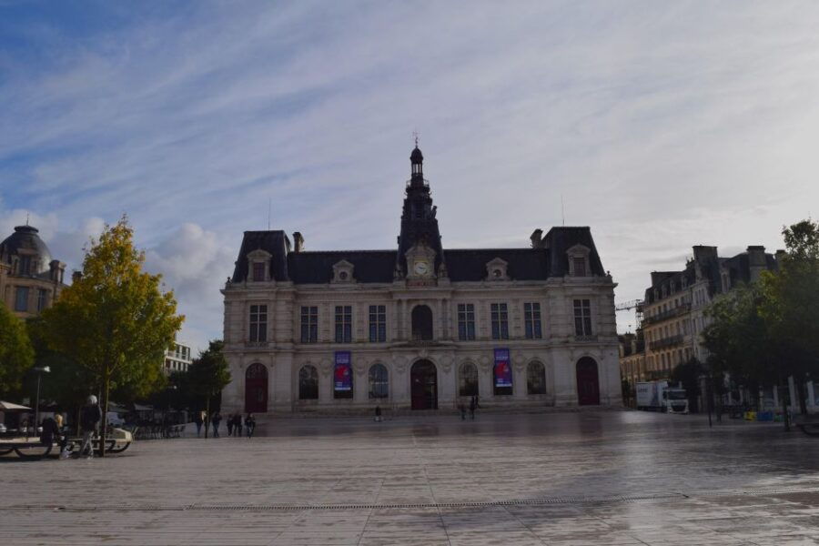 Modern Poitiers : From Old Regime to Napoleon III and WW2 - Good To Know