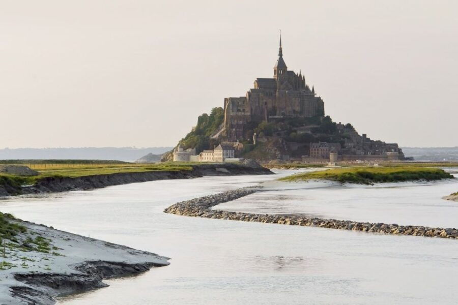 Mont Saint-Michel & Chateaux Country 3-Day Tour From Paris - Good To Know