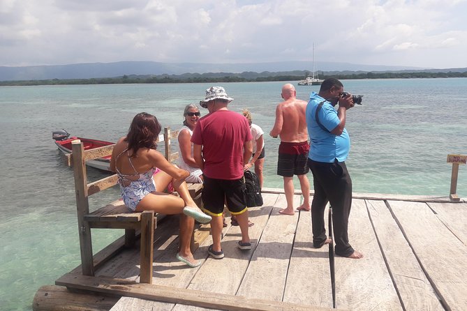 Montego Bay to The Pelican Bar Round-Trip Shuttle Transportation - Date and Traveler Information
