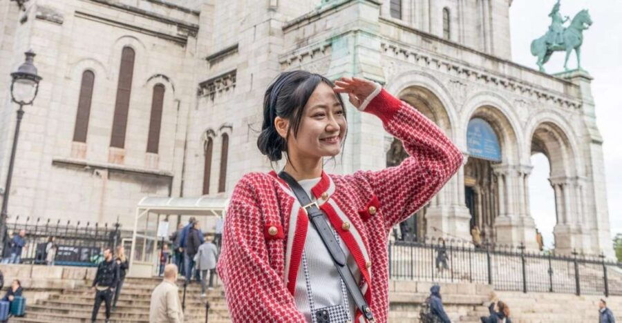 Montmartre Sacre Coeur Area Photoshoot by Paris Photographer - Booking Details for Montmartre Photoshoot