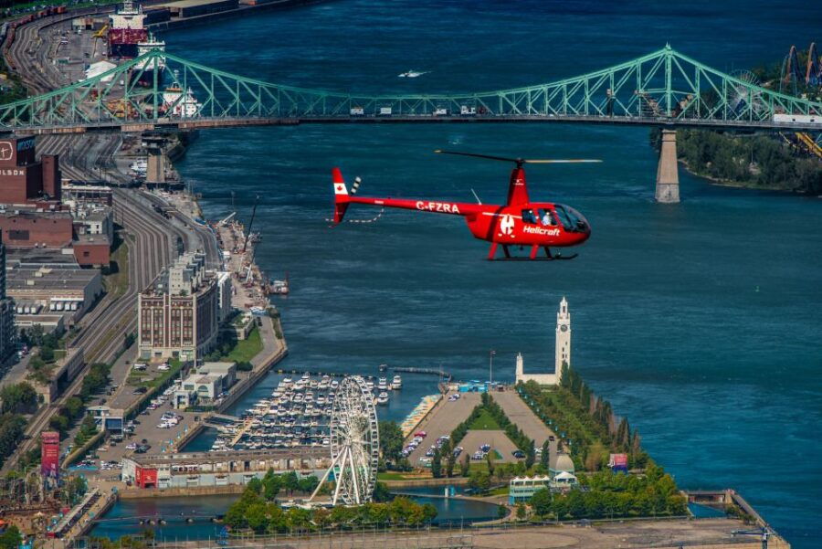 Montreal: Guided Helicopter Tour