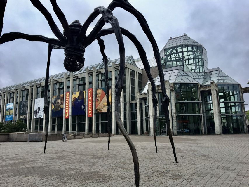 Montreal: Private Day Tour to Ottawa